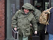 Ru�tí vy�et�ovatelé pracují v bytovém dom� v Moskv�, kde byl post�elen zástupce...