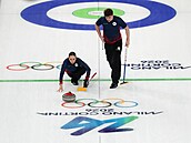 �e�tí curle�i Julie Zelingrová a Vít Chabi�ovský b�hem zápasu s Velkou Británií.