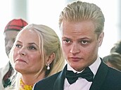 V�dycky jako by byl n��ím jiným ne� sebou. Symbolem neobvyklého královského...