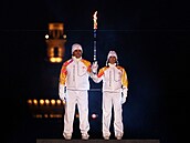 Zapálením olympijských oh�� za�aly v Itálii XXV. zimní hry. Obstarali to t�i...