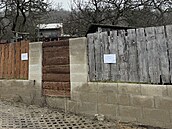 D�m, kde bydlel jeden z mladík�, kte�í jsou vy�et�ování kv�li týrání zví�ete.