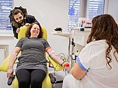 Ba�ova nemocnice eviduje �ím dál mén� dárc� krve, v leto�ní kampani ji proto...