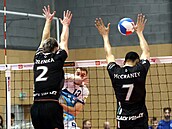 Ostravský univerzál Jakub Chwastyk úto�í proti beskydskému bloku, který...