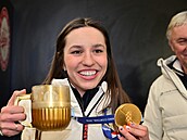 Snowboardistku Zuzanu Mad�rovou, která získala na olympijských hrách v Itálii...