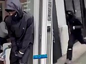 Útok granátem v salónu v Grenoblu zranil nejmén� �est lidí