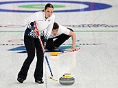 �e�tí curle�i Julie Zelingrová a Vít Chabi�ovský v utkání proti Norsku.