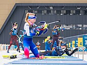 Biatlonistka Markéta Davidová p�i tréninku na st�elnici.