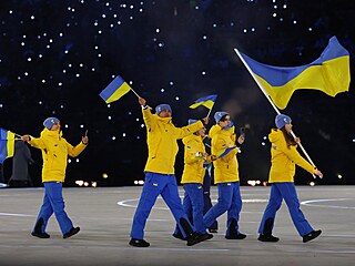 Ukrajinská výprava b�hem zahájení olympijských her v Milán�.