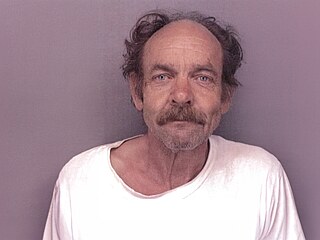 Chameleon Rasmussen. Odhalit, kým vlastn� byl, si vy�adovalo... jednu urputnou...