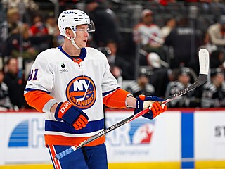 Ond�ej Palát v dresu NY Islanders.