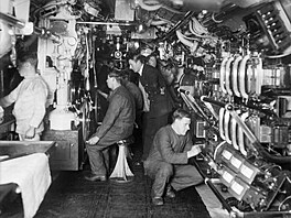 Centrála britské ponorky t�ídy E z roku 1912. Pouhých n�kolik let sta�ilo, aby...