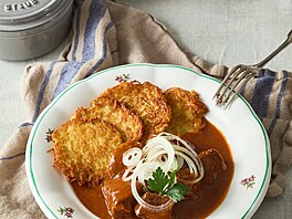 Hov�zí gulá� s bramborá�ky