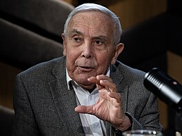 Hostem po�adu Rozst�el je chirurg Pavel Pafko. Po�ad moderuje Elen �erná.
