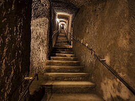 Celá Napoli Sotterranea, tedy Podzemní Neapol, v sob� nese podle t�ch...