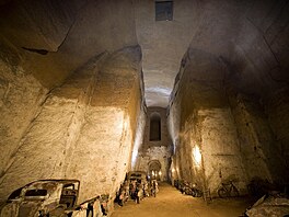 Z hodin d�jepisu by se mohlo zdát, v �e v Neapoli mají vá�e� jen pro vynikající...