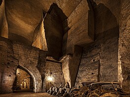 �lo o vybudováním podzemní chodby. Tedy spí�e ob�í galerie, zahloubené pod...