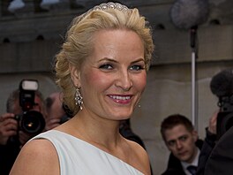 P�irozen�, �e aktuáln� erupci podpo�ily i pletky jeho matky s Jeffreym...