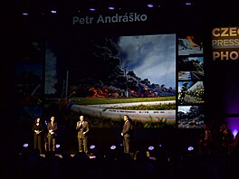 �V�dycky se na míst� události sna�ím zachytit co nejlep�í snímky a k nim...