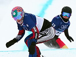 Eva Adamczyková b�hem snowboardcrossového tréninku v italském Livignu. (6....