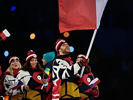 Slavnostní zahájení XXV. zimní olympiády v Itálii. Vlajkono�em �eska je...