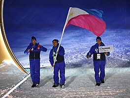 Slavnostní zahájení XXV. zimní olympiády v Itálii. Sportovci Filipín. (6. února...