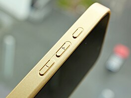 Ochranné pouzdro pro iPhone 17 z AliExpressu