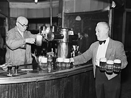 Vý�ep piva v Paláci Drah�ovský ve Vodi�kov� ulici v Praze m�l jednoduchý...