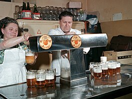 Masné krámy v �eských Bud�jovicích �epovaly pivo z místního pivovaru Budvar....