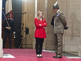 Italská premiérka Giorgia Meloniová �ekající na Andreje Babi�e (4. únor 2026)
