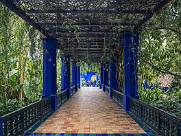 Módní návrhá� Yves Saint Laurent si v Maraké�i po�ídil d�m a m�sto se pro n�j...