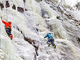 Ledopád v Labském dole v Krkono�ích.