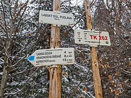 Z Labského dolu si lze ud�lat výlet po modré na Labskou boudu nebo dojít a� do...