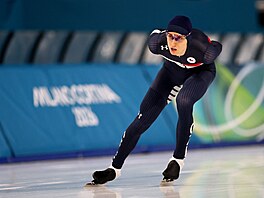 Metod�j Jílek p�i závodu na 5000 metr� v rychlobruslení na zimních olympijských...