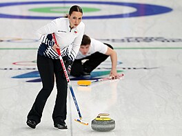 �e�tí curle�i Julie Zelingrová a Vít Chabi�ovský v utkání proti Norsku.