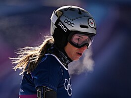 Ester Ledecká b�hem paralelního ob�ího slalomu snowboardistek.