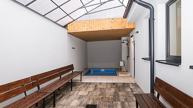 V are�lu Rosni�ka v brn�nsk�ch �abov�esk�ch otev�r� zrekonstruovan� sauna p�vodn� ze 70. let, kter� poslou�� i po�etn� sauna�sk� komunit� ze zbouran� sauny v zahrad� Arnoldovy vily. (6. �nora 2026)