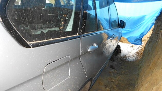 �Kuri�zn� byl p��pad, kdy� klient nahl�sil kr�de� BMW X5 a auto pak zakopal v...