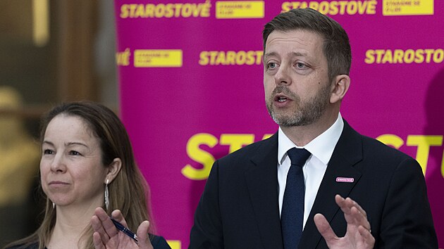 Tiskov� konference poslaneck�ho klubu STAN ve Sn�movn� p�ed vyhl�en�m ned�v�ry vl�d� Andreje Babi�e opozic�. Na sn�mku Michaela �ebelov� a V�t Raku�an. (3. �nora 2026)