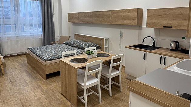 Moravskoslezsk� nemocnice Opava od 2. �nora 2026 roz�i�uje slu�by pro rodi�ky. Na gynekologicko-porodnick�m odd�len� �estined�l� byl otev�en rodinn� pokoj, kter� umo��uje spole�n� pobyt maminky po porodu, novorozen�ho d�t�te a nejbli���ch �len� rodiny.