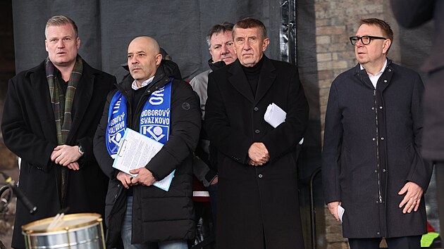 Stovky odbor��� se se�ly v Ostrav� na m�tinku na podporu evropsk�ho pr�myslu. Po�aduj� mj. revizi emisn�ch povolenek. Mnoho ��astn�k� je z Polska. (5. �nor 2026)