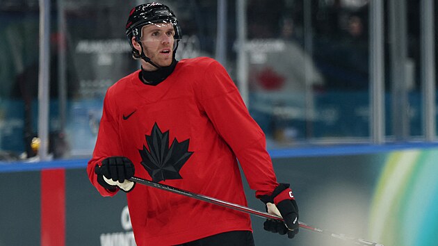 Connor McDavid na tr�ninku kanadsk�ch hokejist�.