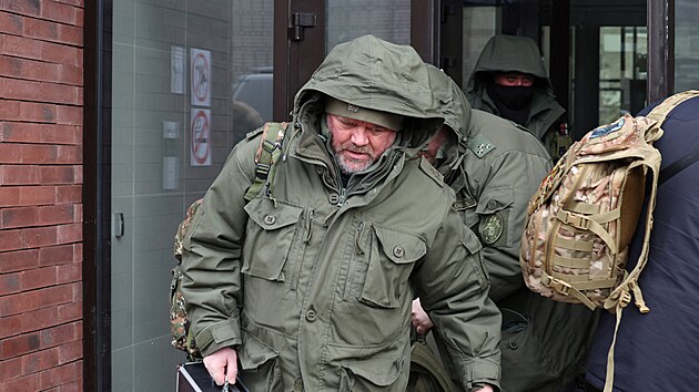 Ru�tí vy�et�ovatelé pracují v bytovém dom� v Moskv�, kde byl post�elen zástupce...