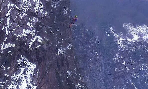 V lomu Velk� Amerika zem�el mu� (5. �nora 2025)