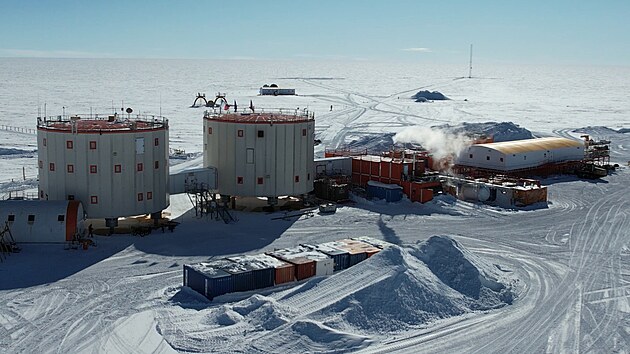 �Ledová knihovna� se nachází poblí� v�decké výzkumné stanice na Antarktid�....