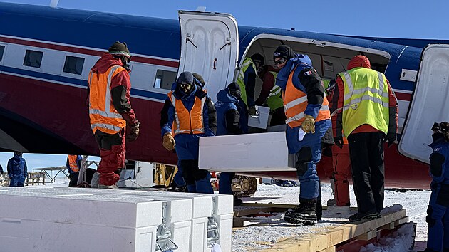 Na Antarktid� otev�ela prvn� �ledov� knihovna�. (14. ledna 2026)