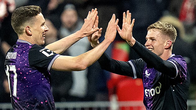 Sl�vist� Provod a Zima slav� g�l do s�t� Pardubic.