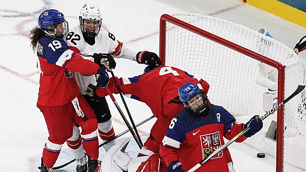 �eské hokejistky neudr�ely proti �výcarkám vedení.