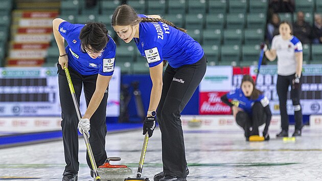 Italská curlingová reprezentace v�etn� Angely Romeiové na snímku z roku 2022.