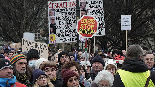 Demonstrace v centru Prahy na podporu prezidenta Pavla (1. �nora 2026)