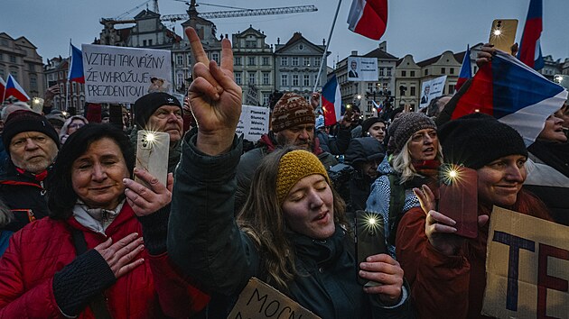Demonstrace v centru Prahy na podporu prezidenta Pavla